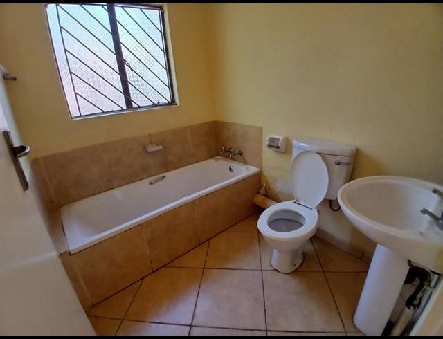 3 BEDROOM HOUSE FOR SALE IN THE ORCHARDS